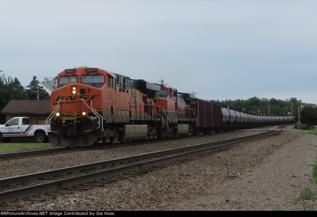 BNSF 5897 West